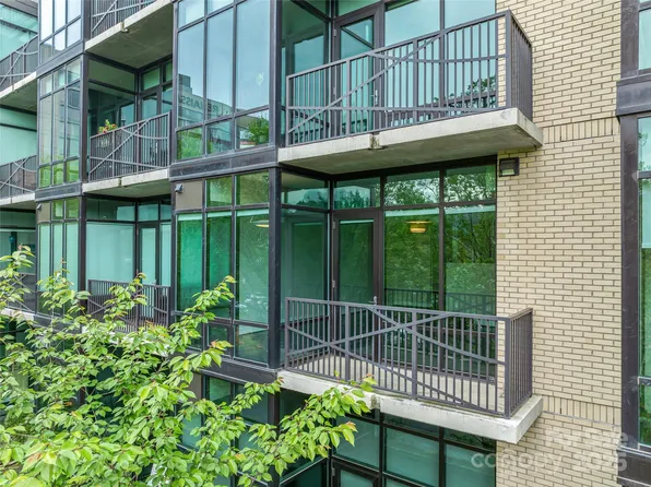 60 N Market St #216, Asheville, NC 28801