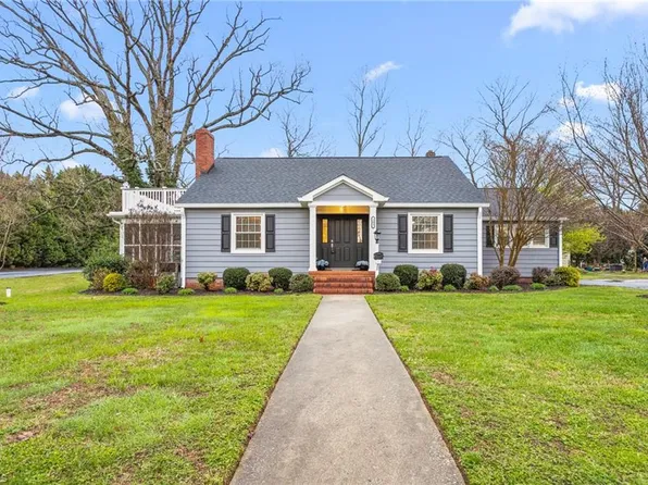 203 S 5th St, Mebane, NC 27302