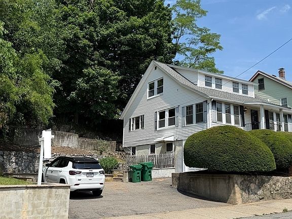 2nd image of 268 Fulton St