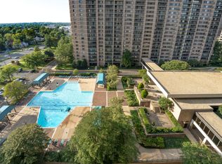 5501 Seminary Rd APT 1113S, Falls Church, VA 22041