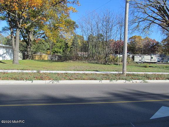 3rd image of 1060 E Broadway Ave