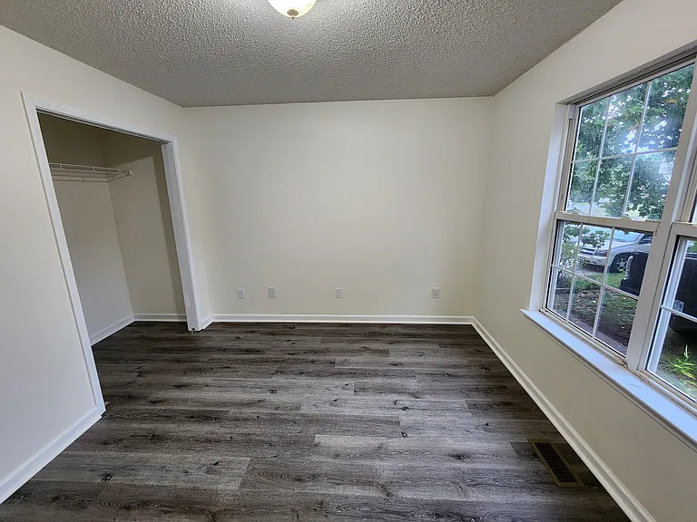 1140 Towne Square Ln #MAIN — Photo 11