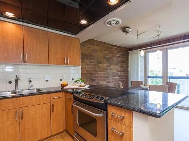 905 Cherry St #405 — Photo 8