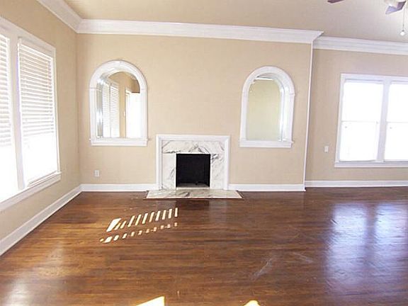 2nd image of 1121 Vine St