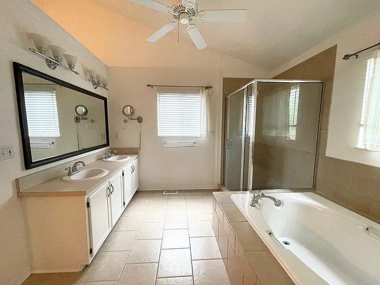 5583 Barney Dr — Photo 18