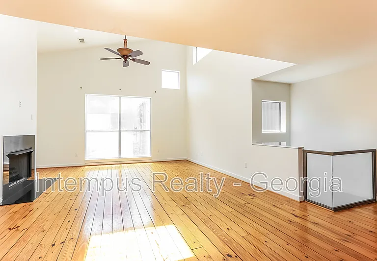 241 Maynard Ter #5 — Photo 7