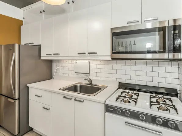 561 41st Street image 10 of 22