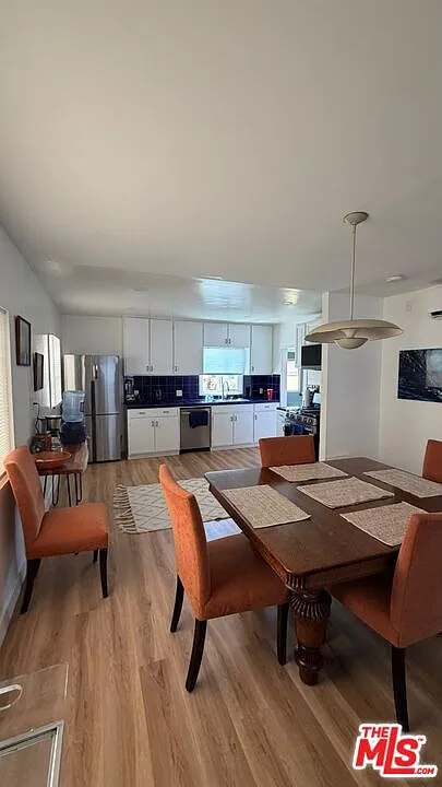 2 bed, 1.0 bath, 936 sqft, $4,000 — Photo 3