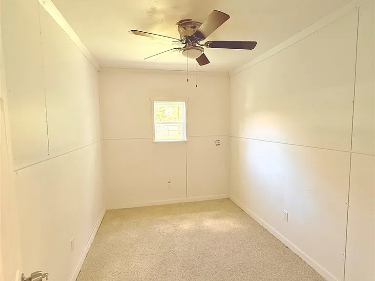 315 E Florida Ave — Photo 12