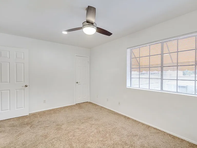 1440 W La Jolla Dr — Photo 10