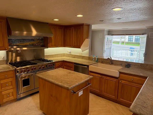 302 N Gertruda Ave — Photo 39