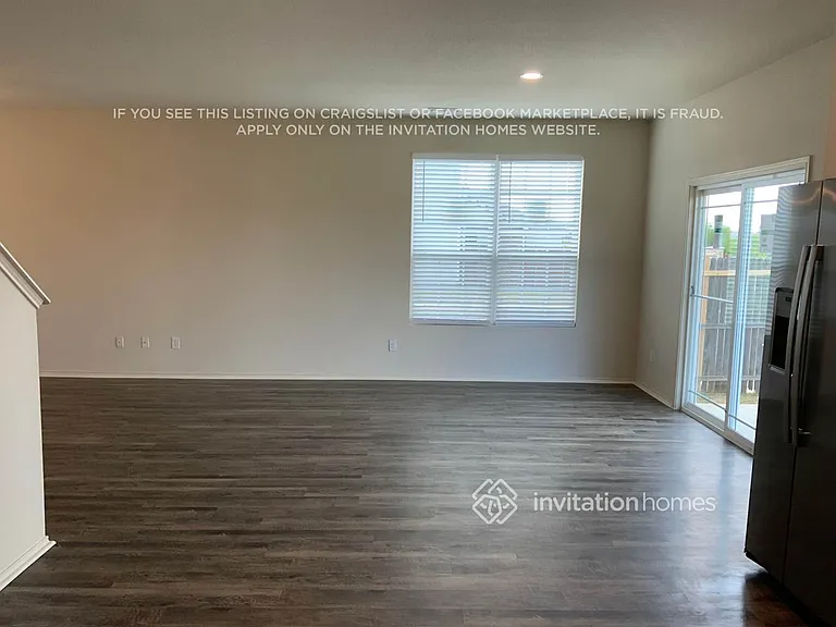 2820 Englefield Grn — Photo 9