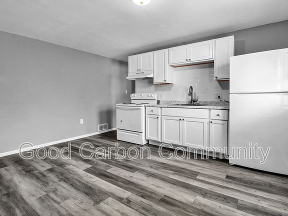 2nd image of 724 8th St #6