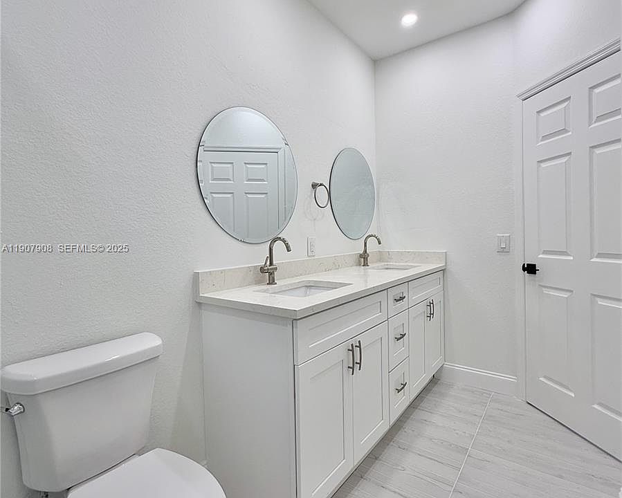 1st image of 4412 Woodland Cir #0