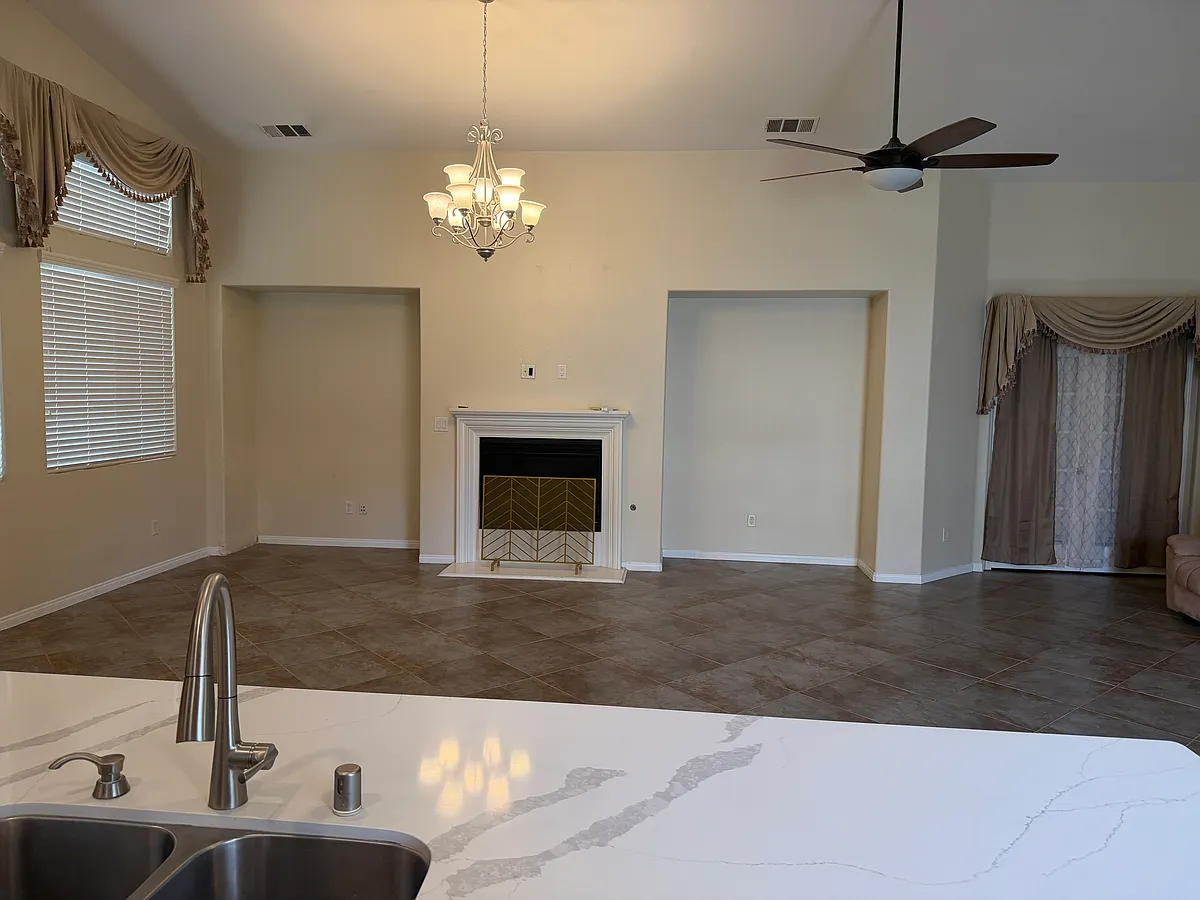 Building Photo - 12108 Cactus Flower Ave #C
