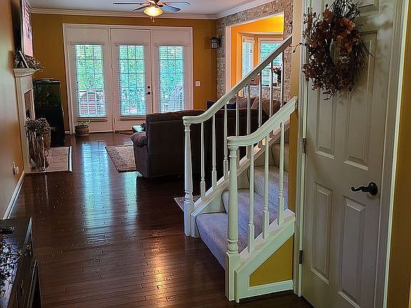 3rd image of 7748 Oyster Bay Ln