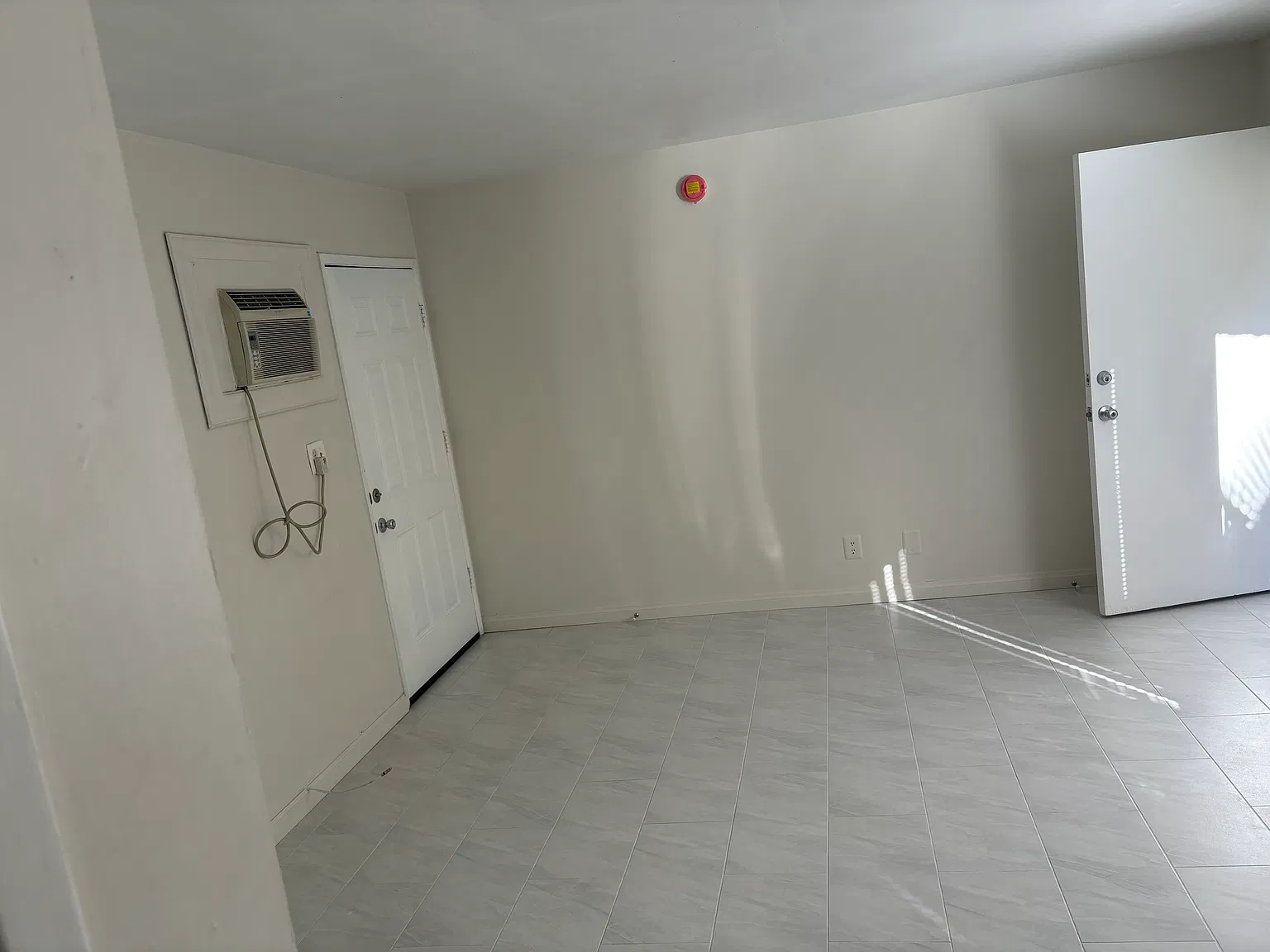 2 bed, 600 sqft, $2,495 — Photo 2