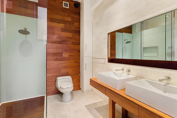 Rented by Douglas Elliman | media 21