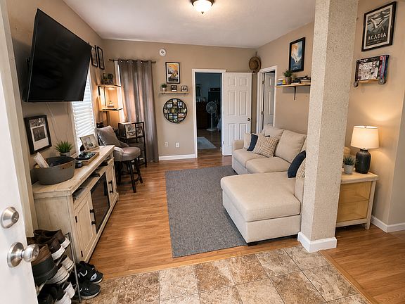 4th image of 4 Holmes St #1