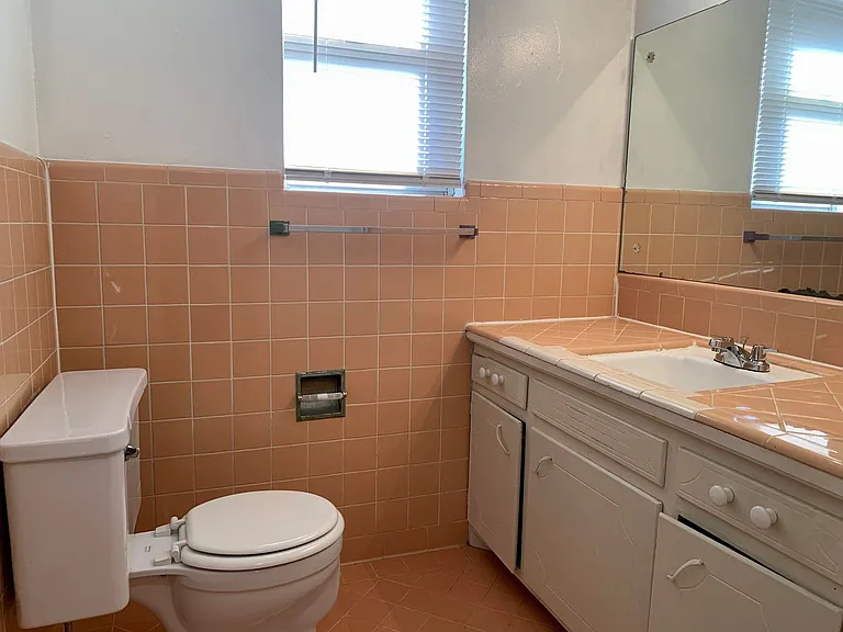 2716 Chaucer Dr — Photo 12
