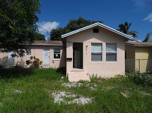 2nd image of 129 NW 26th St