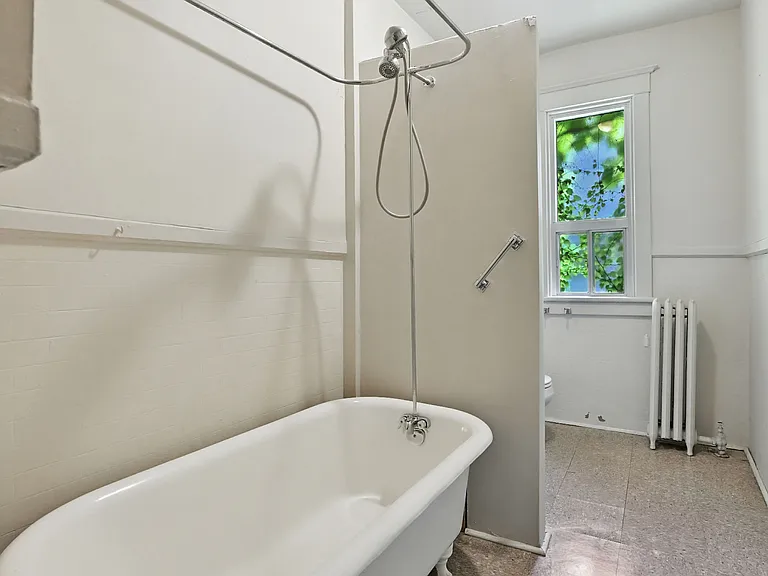 39 Herkimer St — Photo 12