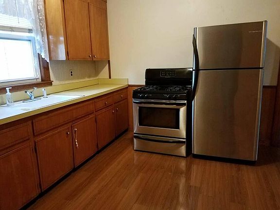 4th image of 219 Kendrick Ave