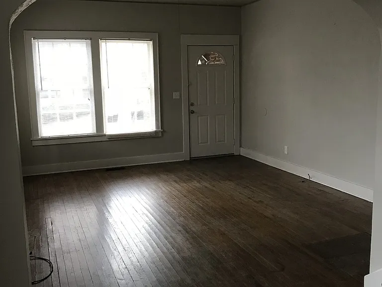 616 W Lafayette St — Photo 9