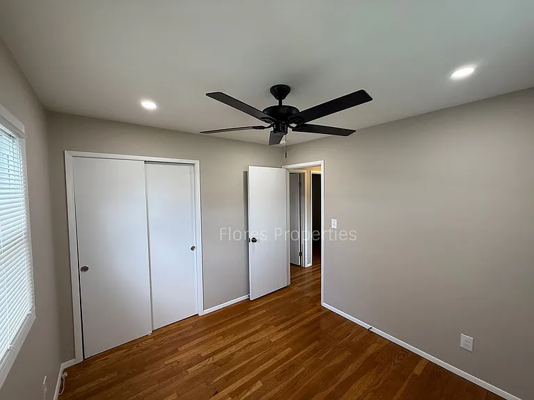 1136 Pauline Ave — Photo 7