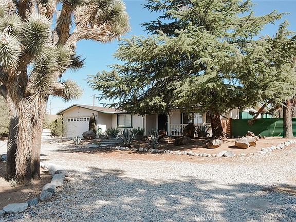 5th image of 56843 Carlyle Dr