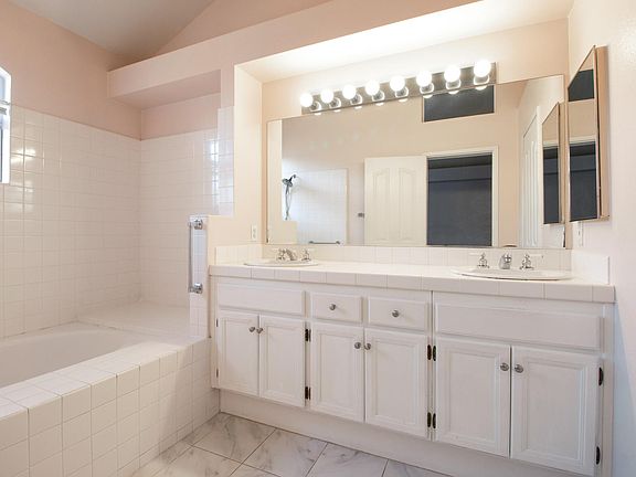 2nd image of 7250 Calabria Ct Unit B
