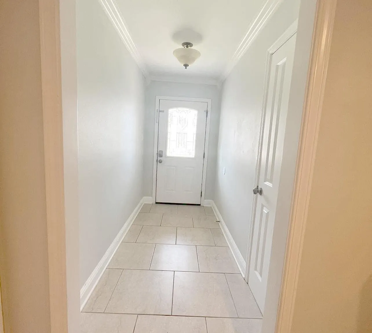 3 bed, 1300 sqft, $2,000 — Photo 4