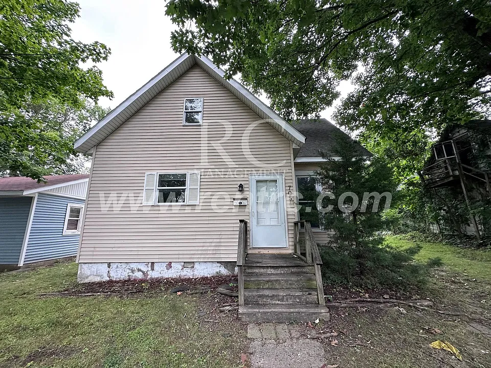 705 Harmon St