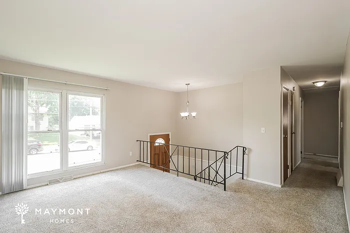 3 bed, 1.0 bath, 1924 sqft, $2,195 — Photo 4