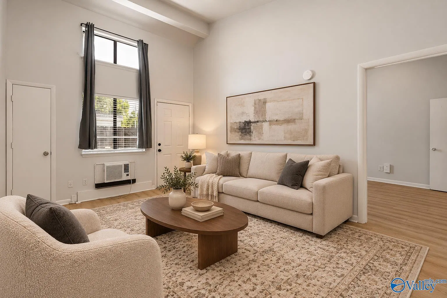 1 bed, 1.0 bath, 588 sqft, $800 — Photo 3
