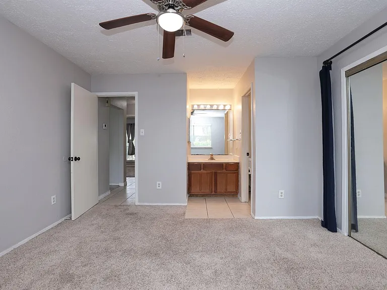 4623 Whispering Rock Ln — Photo 21