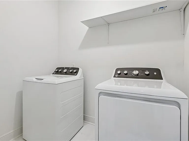 735 State St #D — Photo 12