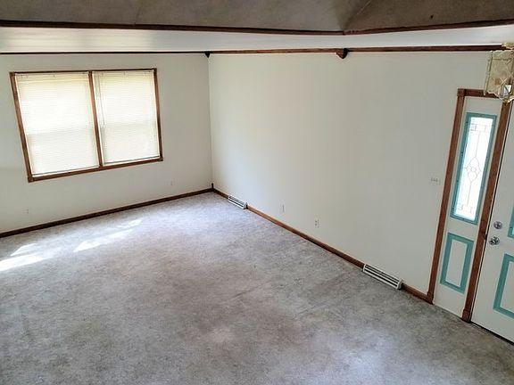 4th image of 2021 Sanford Ave