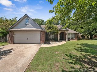 8197 E Misty Morning Pl, Claremore, OK 74019