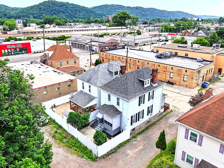 410 Kendall St — Photo 43