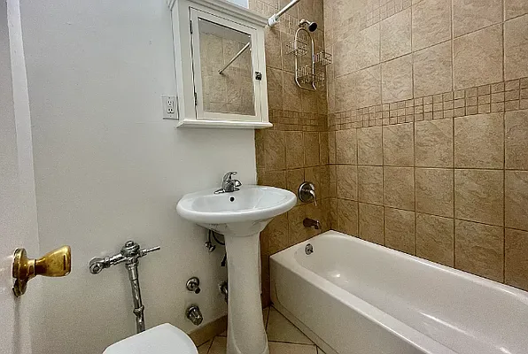 Rented by Compass | media 21