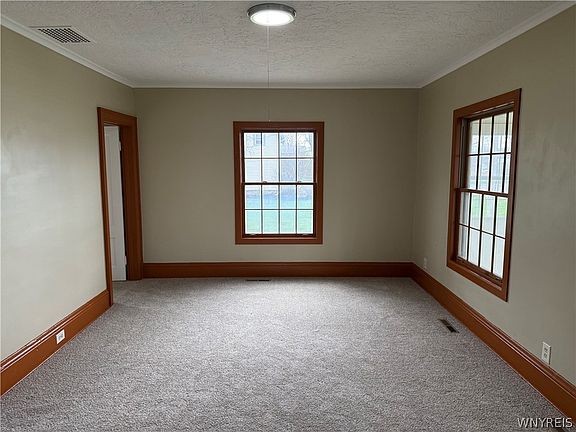 5th image of 1861 Hess Rd