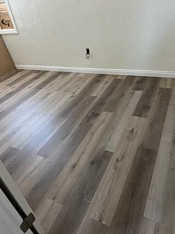 1st image of 427 N Sepulveda Ave