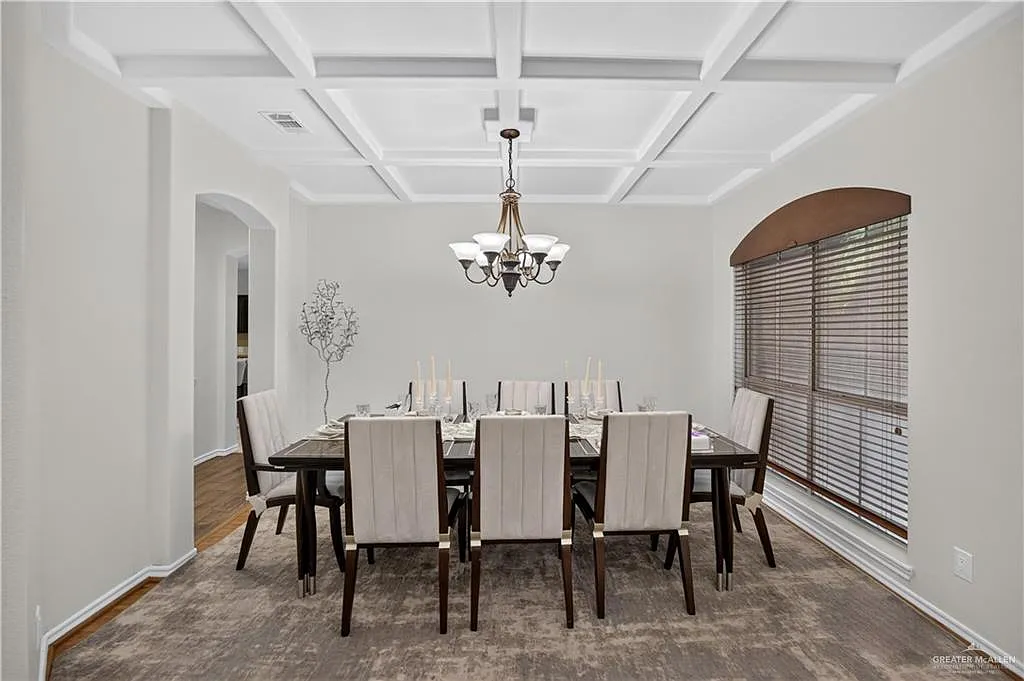 4 bed, 2.5 bath, 3279 sqft, $2,800 — Photo 4