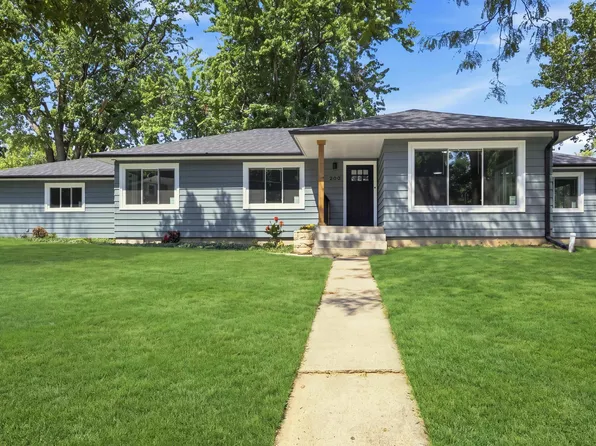 200 N Bunker Hill Dr, Junction City, KS 66441