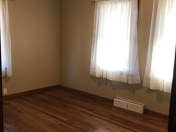 4th image of 619 E North St