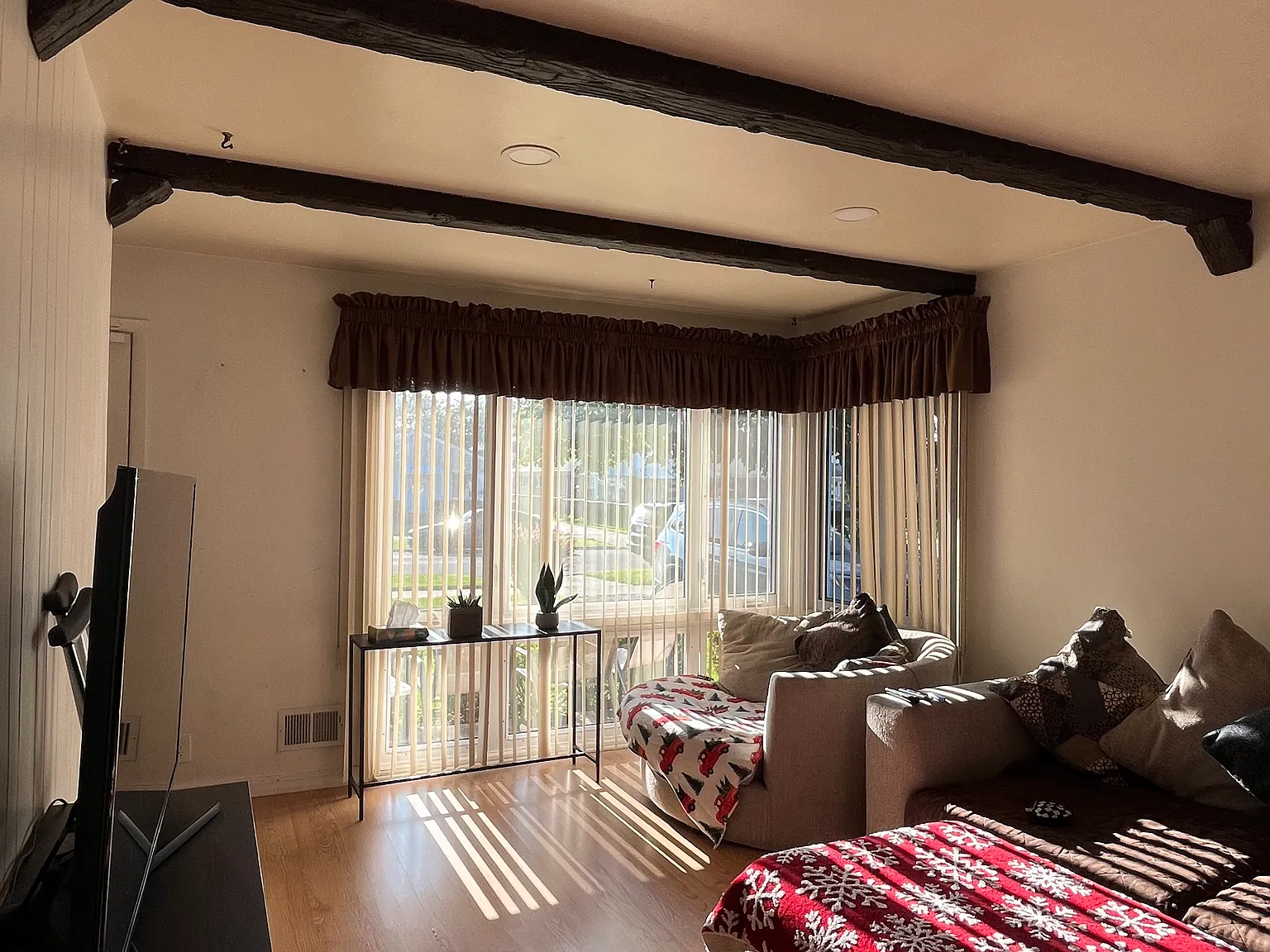 3 bed, 1040 sqft, $950 — Photo 2