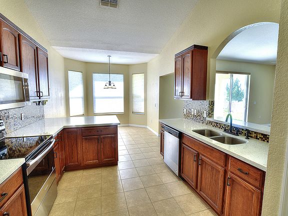 5th image of 430 Terranova St