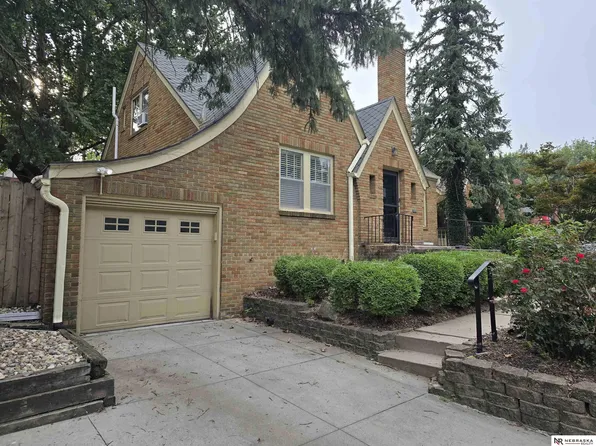 2308 Country Club Ave, Omaha, NE 68104