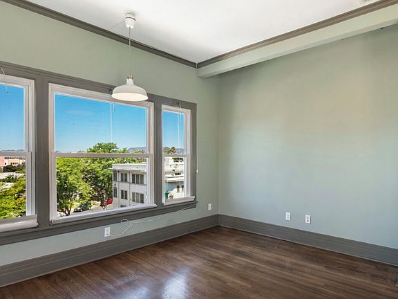5th image of 254 S Vendome St